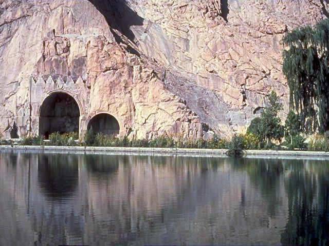 طاق بستان در کرمانشاه